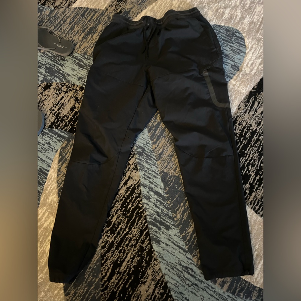 Under Armour Men's Black Cargo Pants